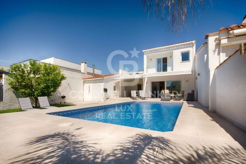 3 bedrooms house for sale in Empuriabrava, Girona, Catalonia, Spain № 6002 - photo 4