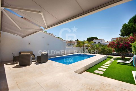 3 bedrooms house for sale in Empuriabrava, Girona, Catalonia, Spain № 6002 - photo 5