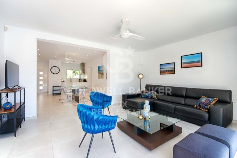 3 bedrooms house for sale in Empuriabrava, Girona, Catalonia, Spain № 6002 - photo 17