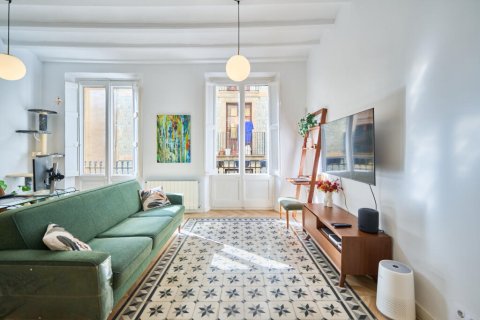 2 bedrooms apartment for sale in Ciutat Vella, Barcelona, Catalonia, Spain № 2839 - photo 3