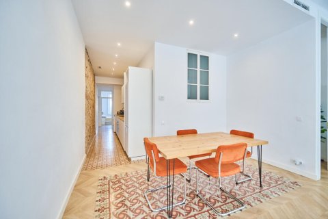 2 bedrooms apartment for sale in Ciutat Vella, Barcelona, Catalonia, Spain № 2839 - photo 10