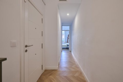 2 bedrooms apartment for sale in Ciutat Vella, Barcelona, Catalonia, Spain № 2839 - photo 14