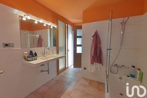 5 bedrooms house for sale in Artesa de Segre, Lleida, Catalonia, Spain № 5023 - photo 15