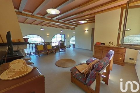 5 bedrooms house for sale in Artesa de Segre, Lleida, Catalonia, Spain № 5023 - photo 12