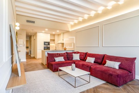3 bedrooms apartment for sale in Barcelona, Catalonia, Spain № 4195