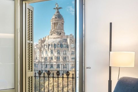 2 bedrooms apartment for sale in Barcelona, Catalonia, Spain № 1066 - photo 4