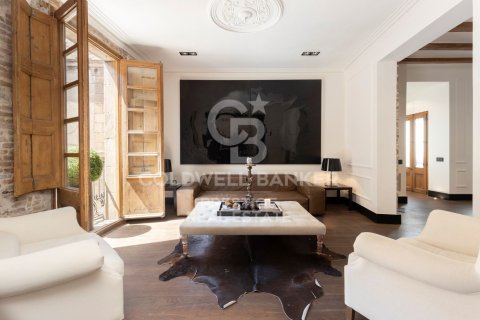 Купить квартиру в Барселона, Испания с 3 спальни, 153м², № 5888 - фото 2