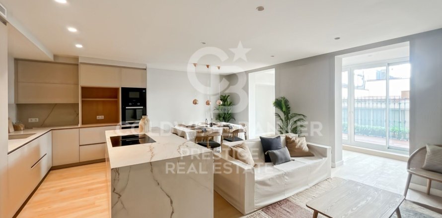 3 bedrooms apartment for sale in Barcelona, Catalonia, Spain № 5365