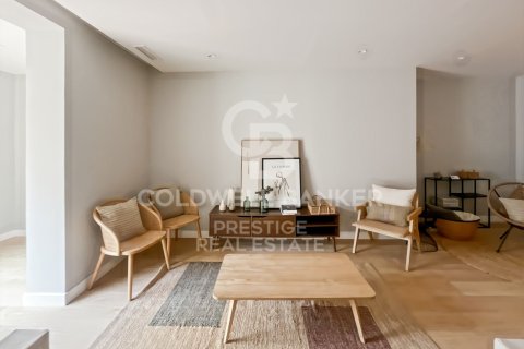 3 bedrooms apartment for sale in Barcelona, Catalonia, Spain № 5365 - photo 2