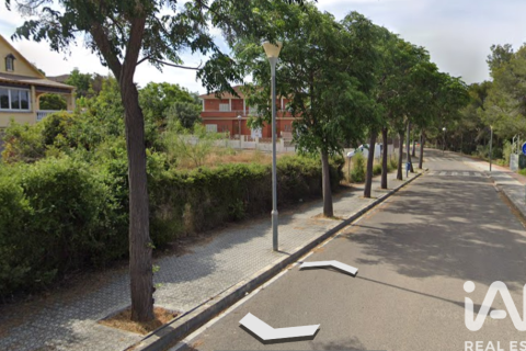 Parcela de 728 m² en venta en Vilanova i la Geltrú, Barcelona, Cataluña, Spain № 7473 - foto 4