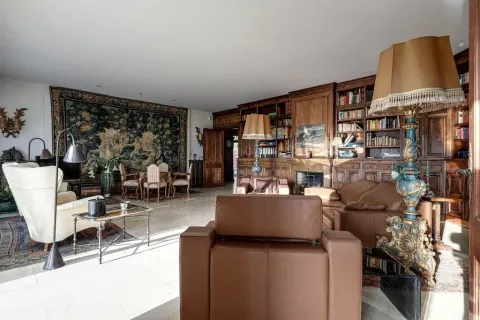 10 bedrooms house for sale in Barcelona, Catalonia, Spain № 1711 - photo 8