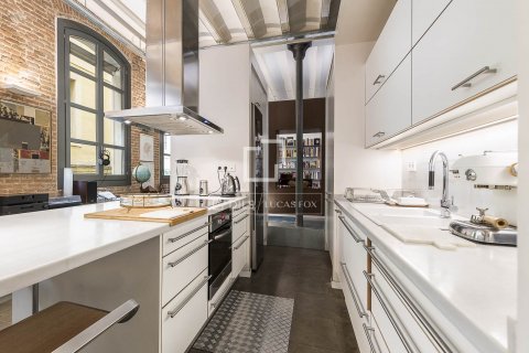 2 bedrooms apartment for sale in Barcelona, Catalonia, Spain № 8613 - photo 9