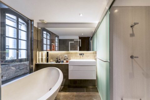 2 bedrooms apartment for sale in Barcelona, Catalonia, Spain № 8613 - photo 23