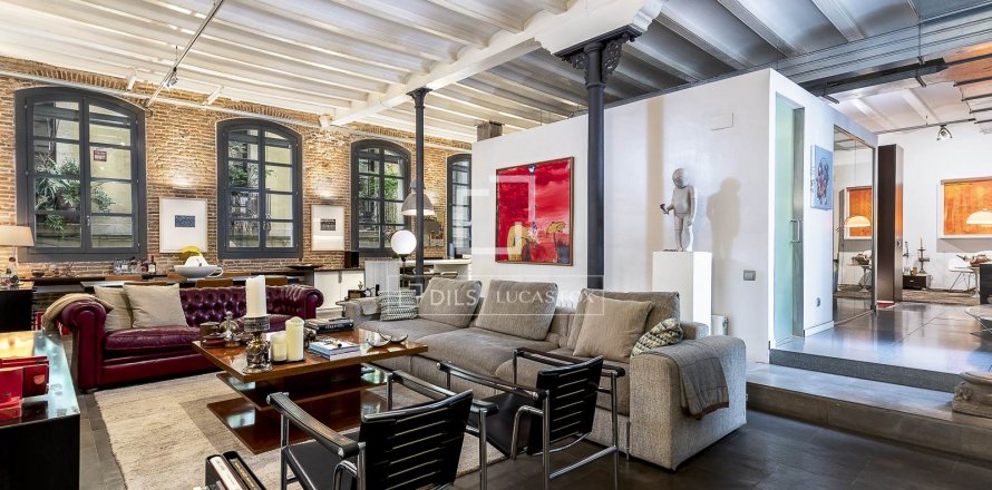 2 bedrooms apartment for sale in Barcelona, Catalonia, Spain № 8613