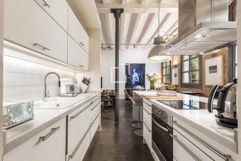 2 bedrooms apartment for sale in Barcelona, Catalonia, Spain № 8613 - photo 11