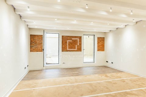 3 bedrooms apartment for sale in Barcelona, Catalonia, Spain № 8614 - photo 11