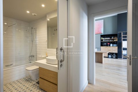 2 bedrooms penthouse for sale in Barcelona, Catalonia, Spain № 8615 - photo 19