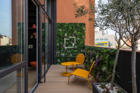 2 bedrooms penthouse for sale in Barcelona, Catalonia, Spain № 8615 - photo 5