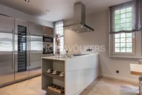 4 bedrooms apartment for sale in Ciutat Vella, Barcelona, Catalonia, Spain № 2634