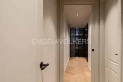 4 bedrooms apartment for sale in Ciutat Vella, Barcelona, Catalonia, Spain № 2634 - photo 16