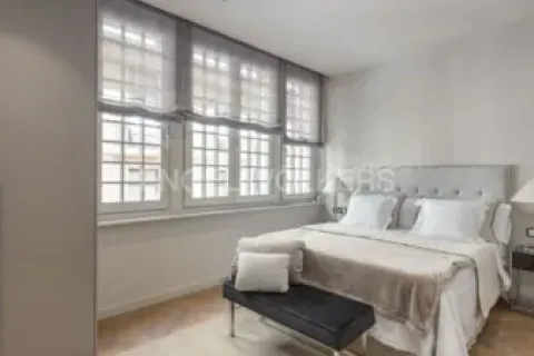 4 bedrooms apartment for sale in Ciutat Vella, Barcelona, Catalonia, Spain № 2634 - photo 3