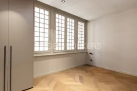 4 bedrooms apartment for sale in Ciutat Vella, Barcelona, Catalonia, Spain № 2634 - photo 14