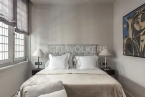 4 bedrooms apartment for sale in Ciutat Vella, Barcelona, Catalonia, Spain № 2634 - photo 4