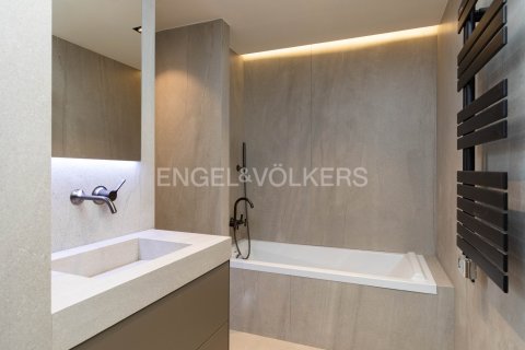 3 bedrooms apartment for sale in Ciutat Vella, Barcelona, Catalonia, Spain № 2635 - photo 17
