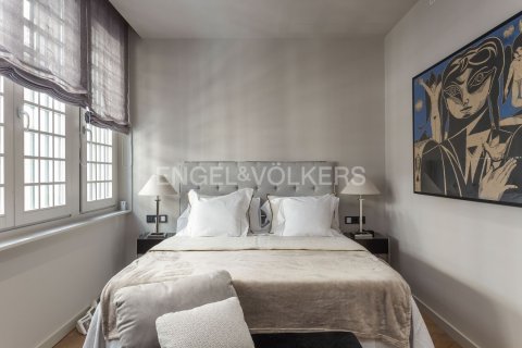 3 bedrooms apartment for sale in Ciutat Vella, Barcelona, Catalonia, Spain № 2636 - photo 7