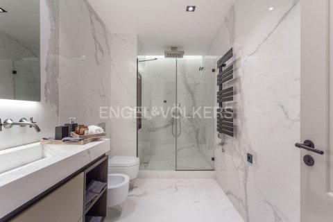 3 bedrooms apartment for sale in Ciutat Vella, Barcelona, Catalonia, Spain № 2636 - photo 13