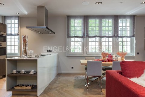 3 bedrooms apartment for sale in Ciutat Vella, Barcelona, Catalonia, Spain № 2636 - photo 3