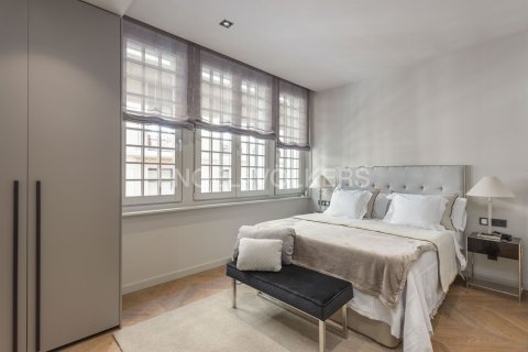 3 bedrooms apartment for sale in Ciutat Vella, Barcelona, Catalonia, Spain № 2636 - photo 6