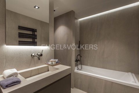 3 bedrooms apartment for sale in Ciutat Vella, Barcelona, Catalonia, Spain № 2636 - photo 9