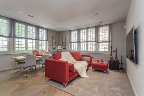 3 bedrooms apartment for sale in Ciutat Vella, Barcelona, Catalonia, Spain № 2636 - photo 2