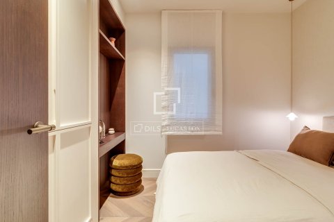 Apartamento de 3 dormitorios en venta en Barcelona, Cataluña, Spain № 7115 - foto 13