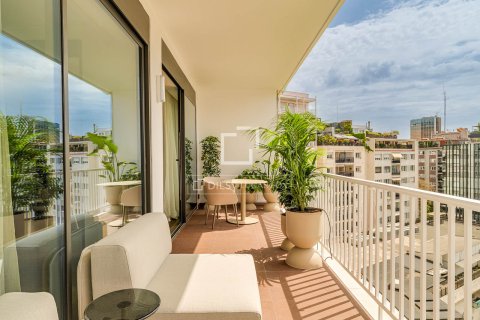 Apartamento de 3 dormitorios en venta en Barcelona, Cataluña, Spain № 7115 - foto 28