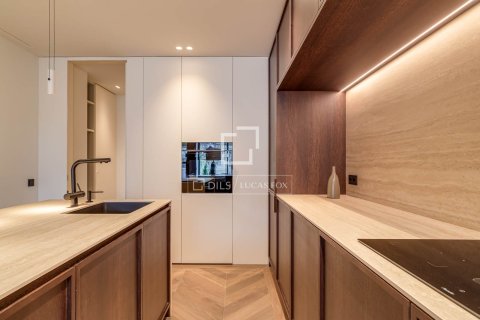 Apartamento de 3 dormitorios en venta en Barcelona, Cataluña, Spain № 7115 - foto 19
