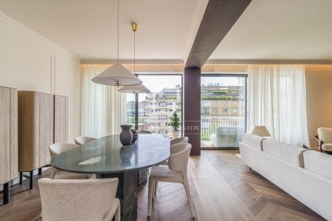 Apartamento de 3 dormitorios en venta en Barcelona, Cataluña, Spain № 7115 - foto 29