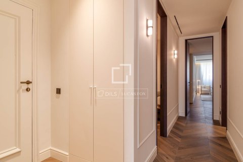 Apartamento de 3 dormitorios en venta en Barcelona, Cataluña, Spain № 7115 - foto 12
