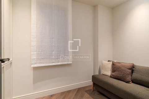 Apartamento de 3 dormitorios en venta en Barcelona, Cataluña, Spain № 7115 - foto 9