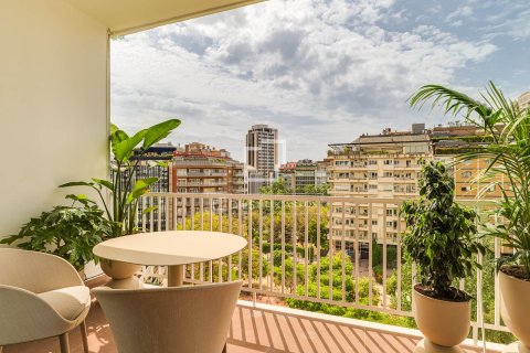 Apartamento de 3 dormitorios en venta en Barcelona, Cataluña, Spain № 7115 - foto 27