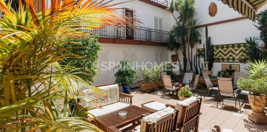 24 chambres commercial property à vendre à Malgrat de Mar, Barcelona, Catalonia, Spain № 7113