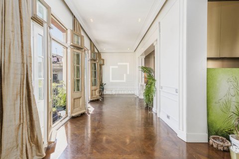 4 bedrooms apartment for sale in Barcelona, Catalonia, Spain № 8534 - photo 10