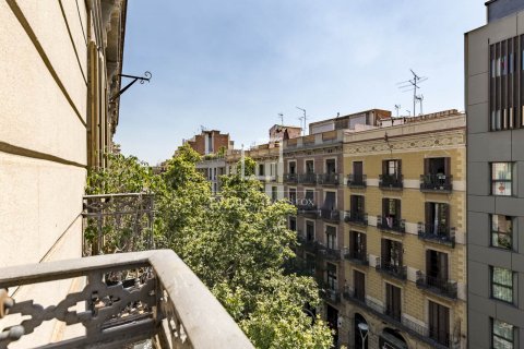 4 bedrooms apartment for sale in Barcelona, Catalonia, Spain № 8534 - photo 23