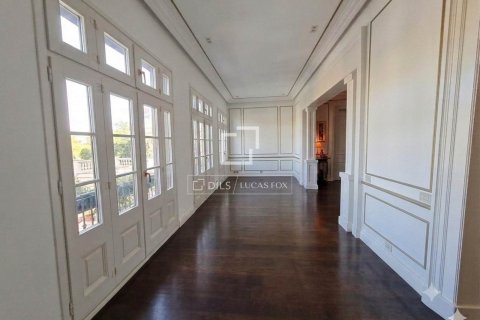 4 bedrooms apartment for sale in Barcelona, Catalonia, Spain № 8534 - photo 9