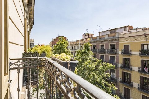 4 bedrooms apartment for sale in Barcelona, Catalonia, Spain № 8534 - photo 20
