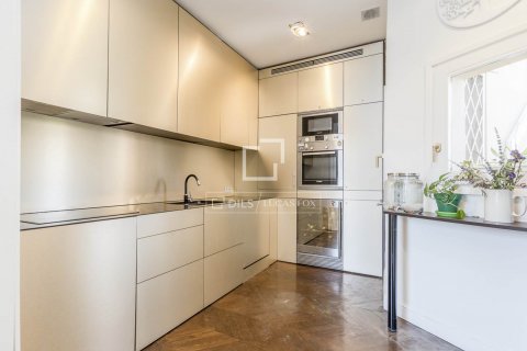 4 bedrooms apartment for sale in Barcelona, Catalonia, Spain № 8534 - photo 13