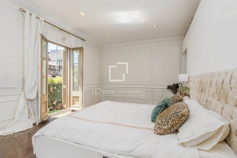 4 bedrooms apartment for sale in Barcelona, Catalonia, Spain № 8534 - photo 25