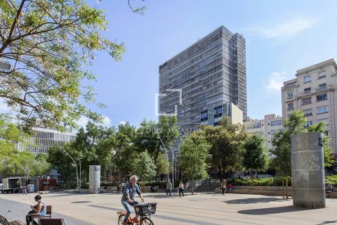 4 bedrooms apartment for sale in Barcelona, Catalonia, Spain № 8529 - photo 8
