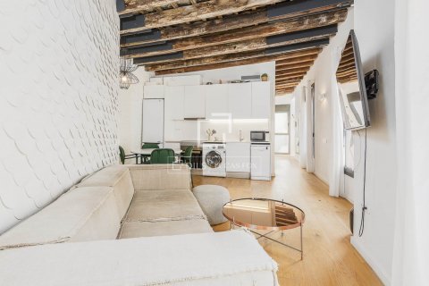 2 bedrooms apartment for sale in Barcelona, Catalonia, Spain № 8532 - photo 4